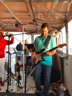 An amazing performance by Kevin Swenszkowski on Amelia River Cruises